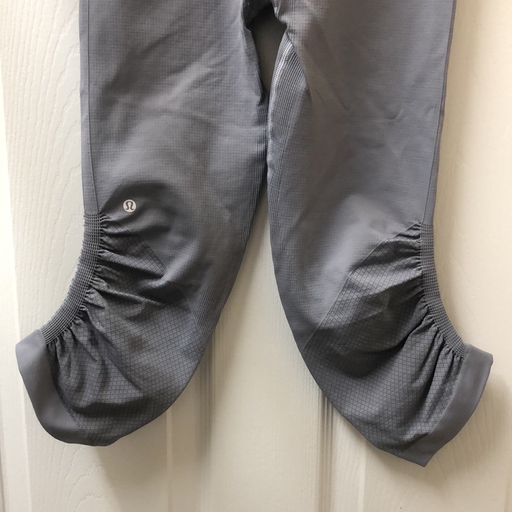 Lululemon Awakening Crop *Taryn Toomey Collection 17" Ice Grey - Picture 5 of 11